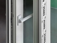 Значок Дверь портальная Рехау 70 с фрамугой